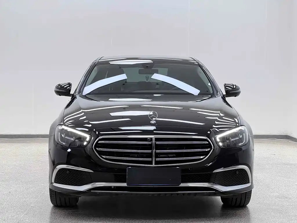 Mercedes-Benz E-Class 2023 — фото 2