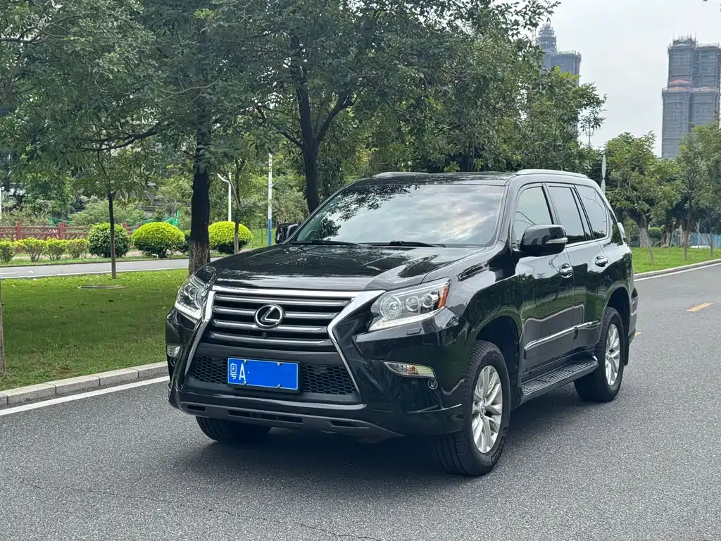 Lexus GX 2018 — фото 1