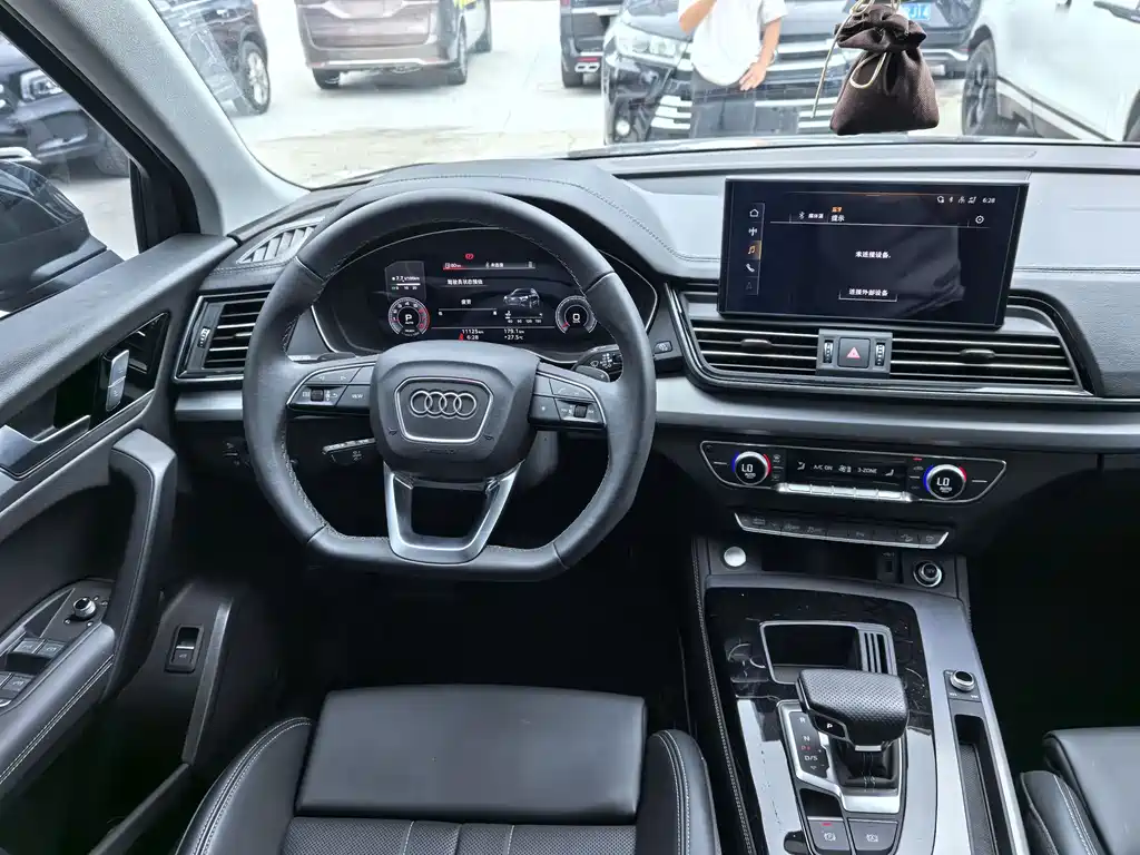Audi Q5L 2024 — фото 21