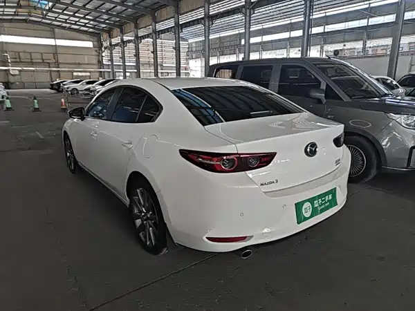 Mazda 3 Axela 2023