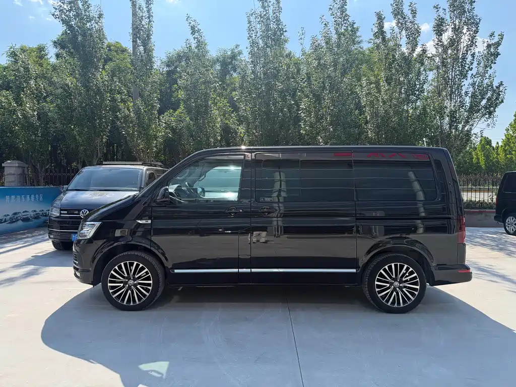 Volkswagen Multivan 2017 — фото 3