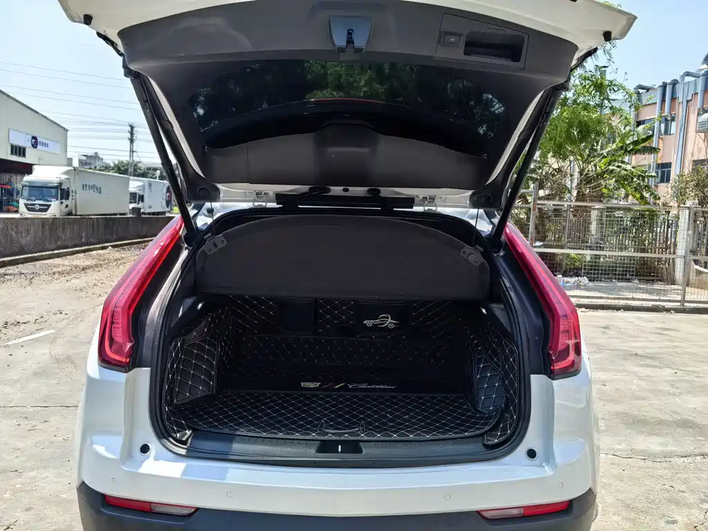 Cadillac XT4 2018 — фото 15