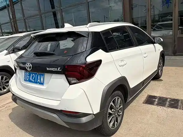 Toyota Yaris L 2022