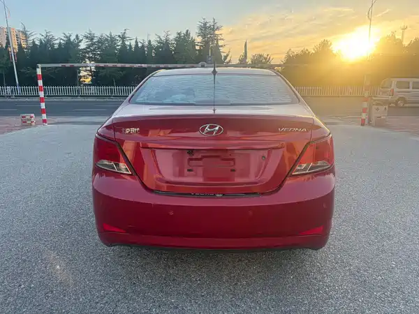 Hyundai Accent 2014