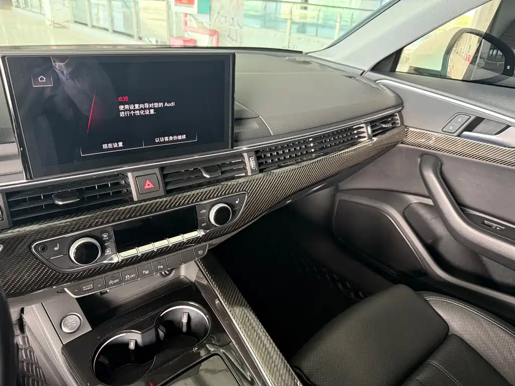 Audi A4L 2021 — фото 10