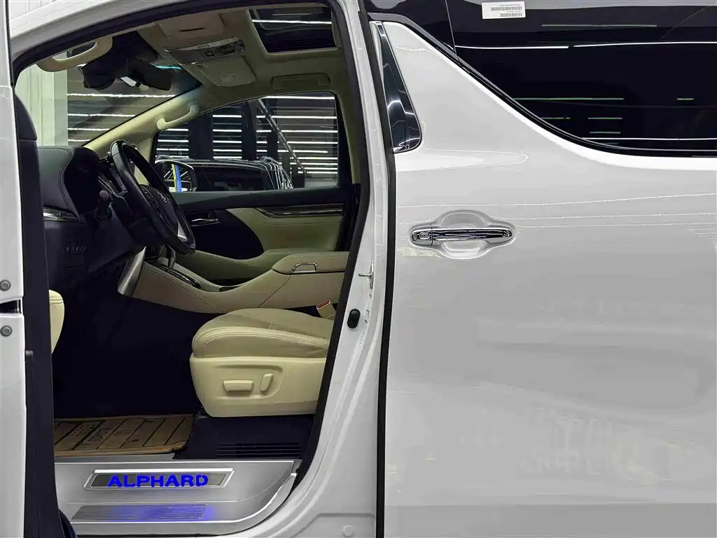 Toyota Alphard 2022 — фото 6