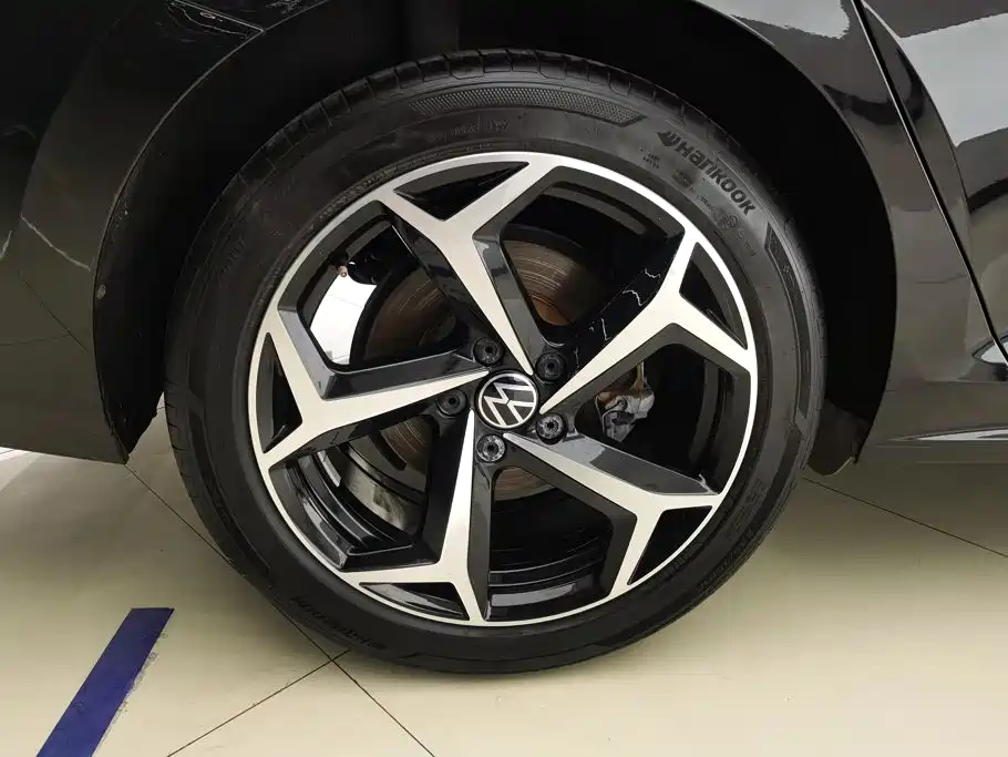 Volkswagen Passat 2024