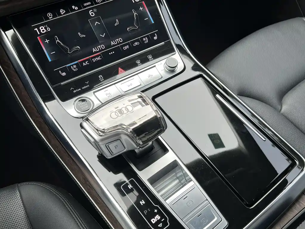 Audi Q7 2023 — фото 15