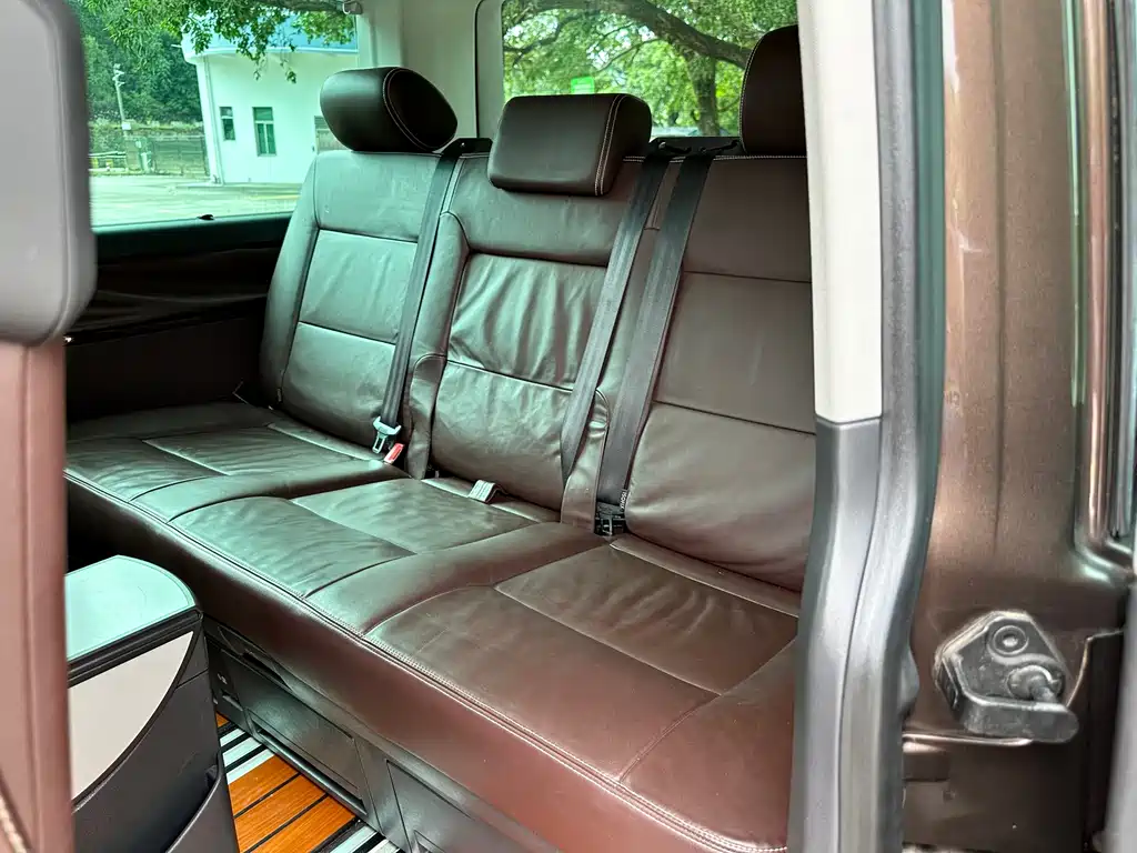 Volkswagen Multivan 2015 — фото 11