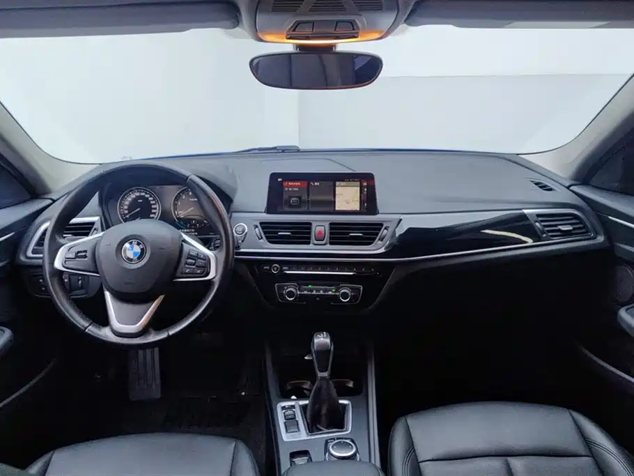 BMW 1 Series 2019 — фото 12
