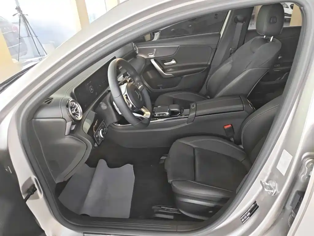Mercedes-Benz A-Class 2020 — фото 15