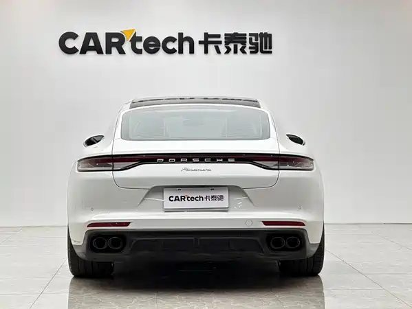 Porsche Panamera 2021