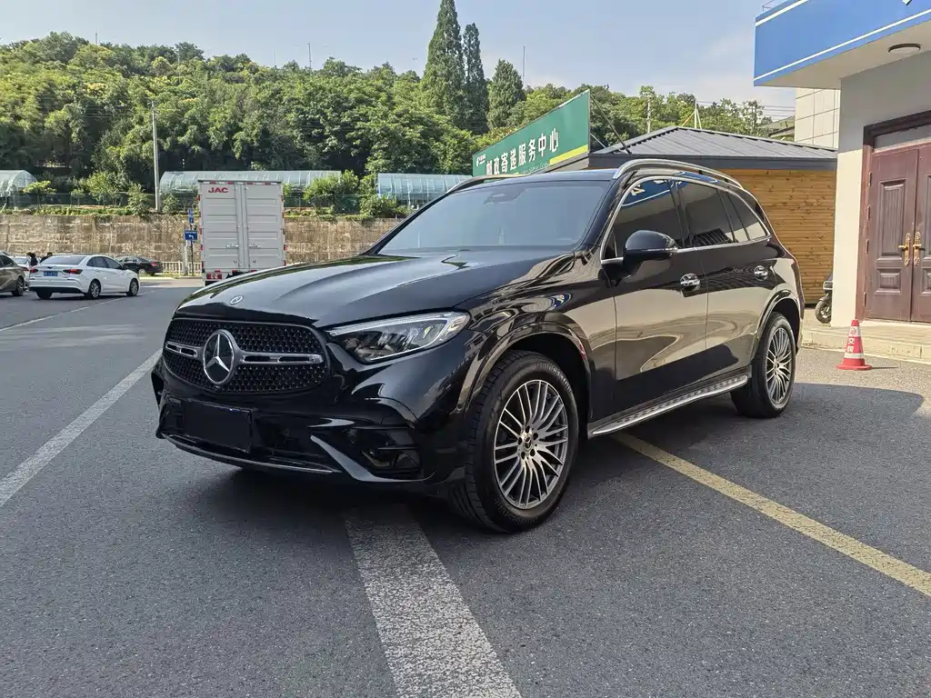 Mercedes-Benz GLC 2025 — фото 1