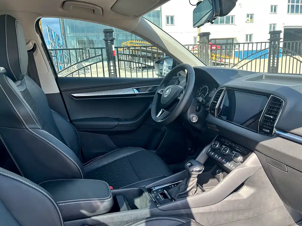 Skoda Karoq 2021 — фото 14