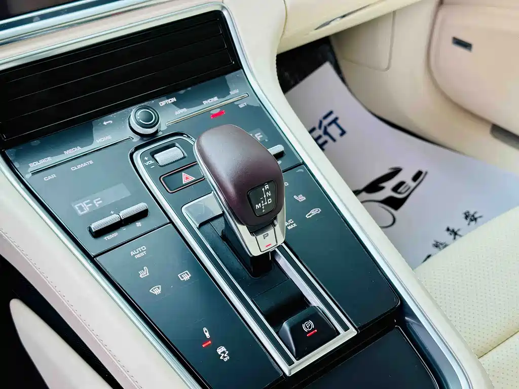 Porsche Panamera 2021 — фото 11