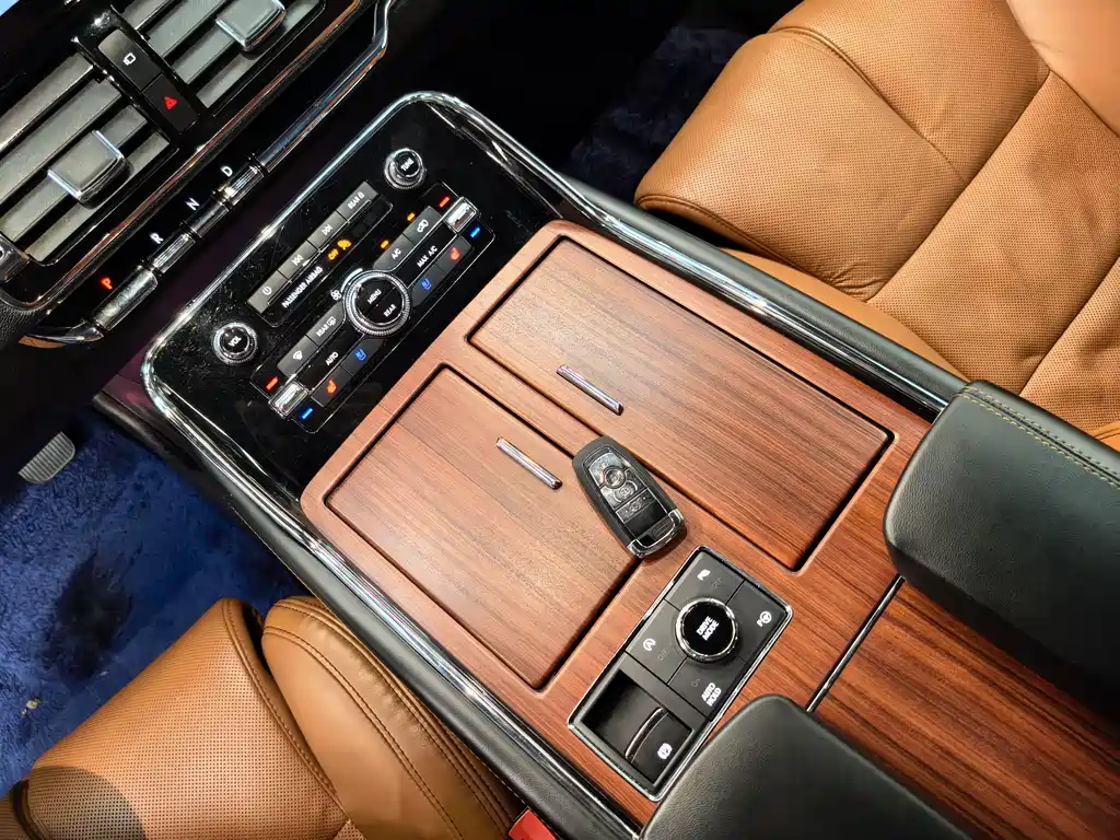 Lincoln Navigator 2021 — фото 15