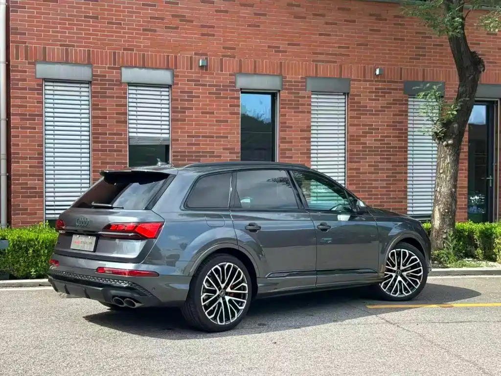 Audi SQ7 2025 — фото 3