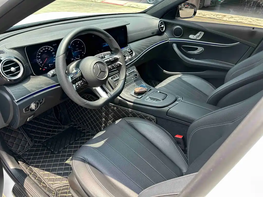 Mercedes-Benz E-Class 2022