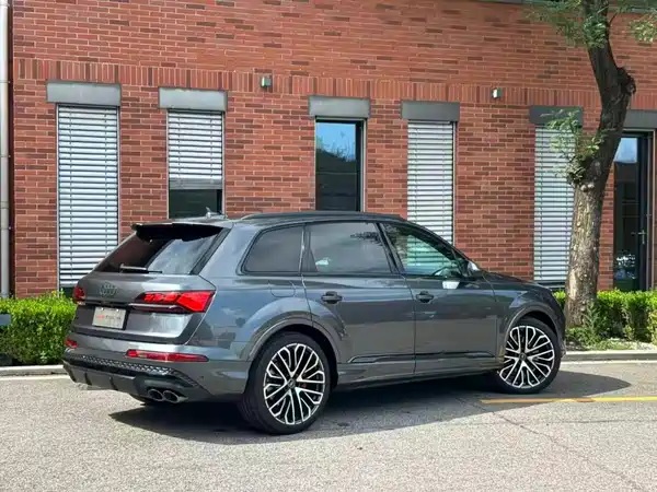 Audi SQ7 2025
