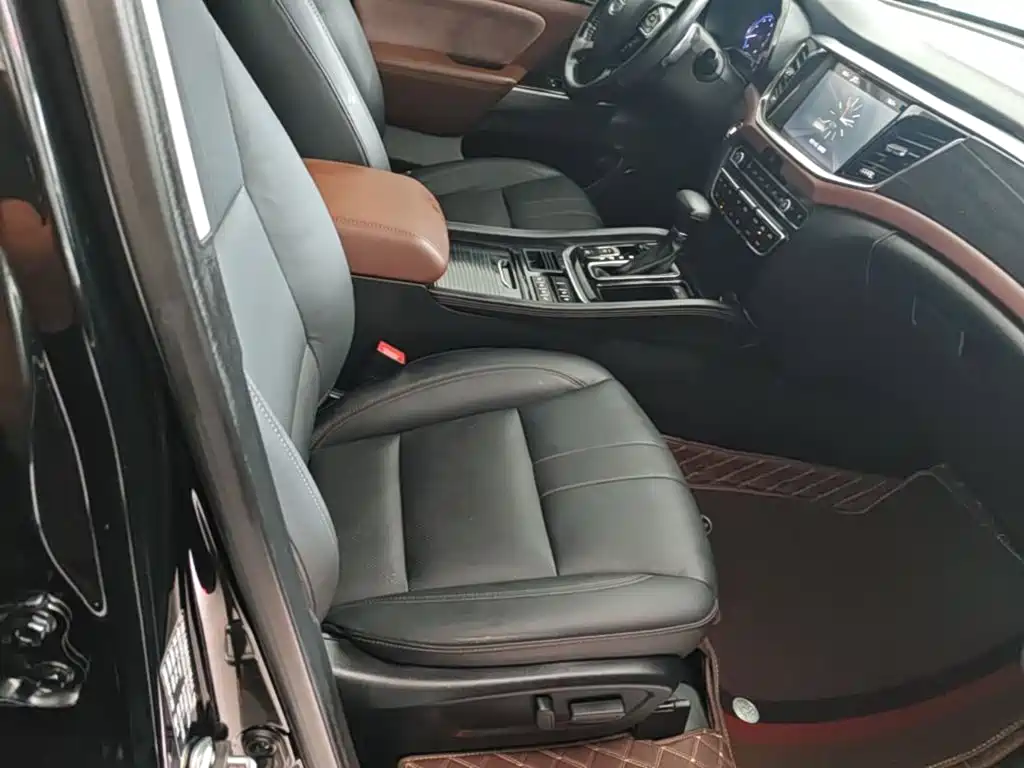 GAC Motor Trumpchi GS8 2017 — фото 25