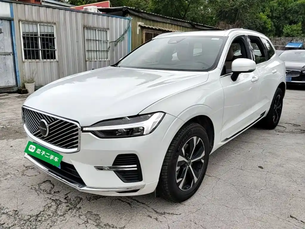 Volvo XC60 2025 — фото 2