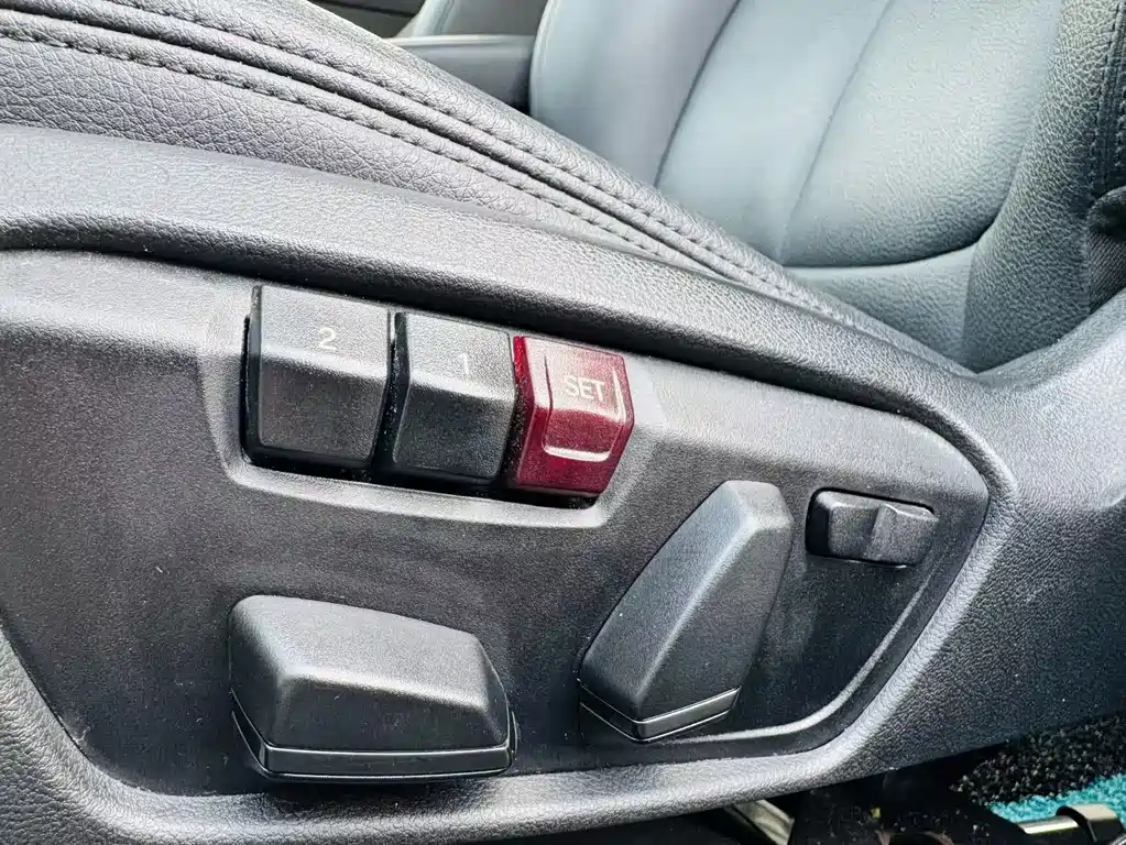 BMW 1 Series 2017 — фото 14