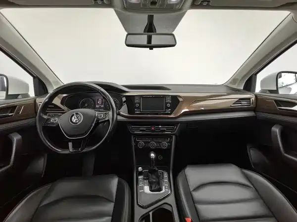 Volkswagen Tharu 2020