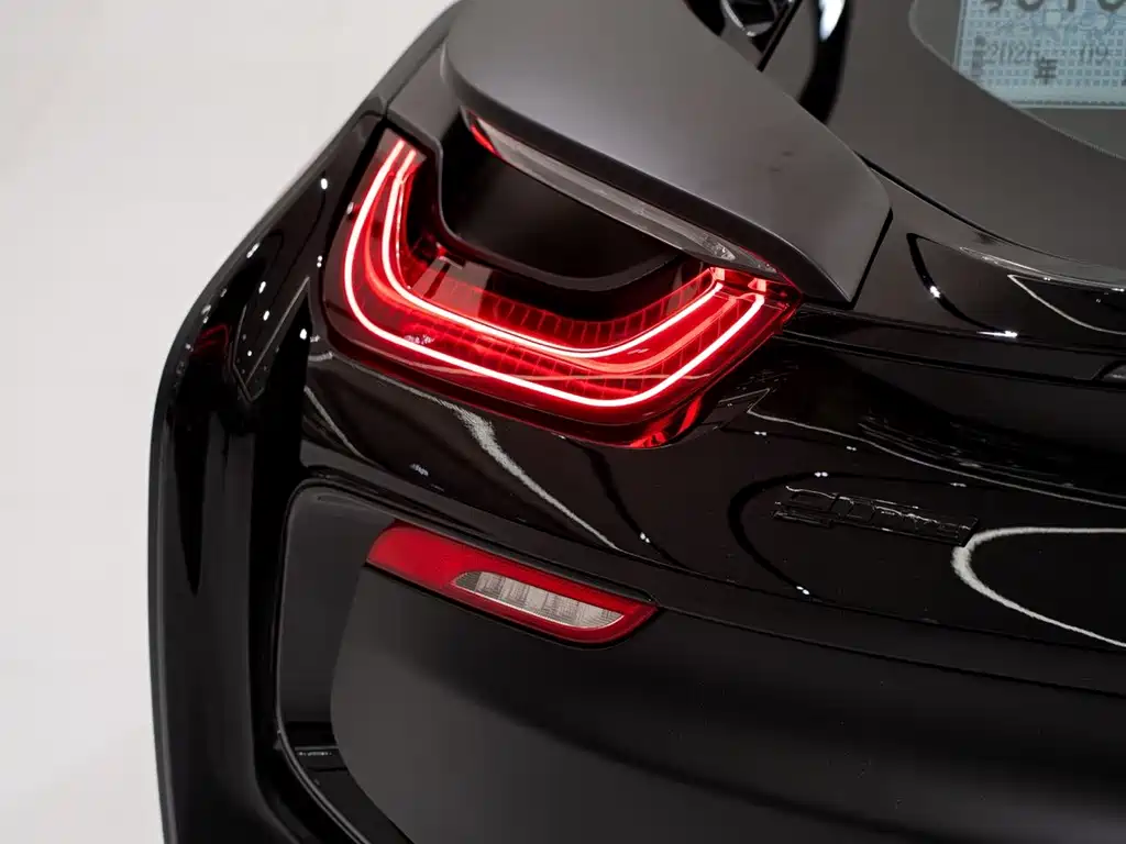 BMW i8 2018 — фото 11