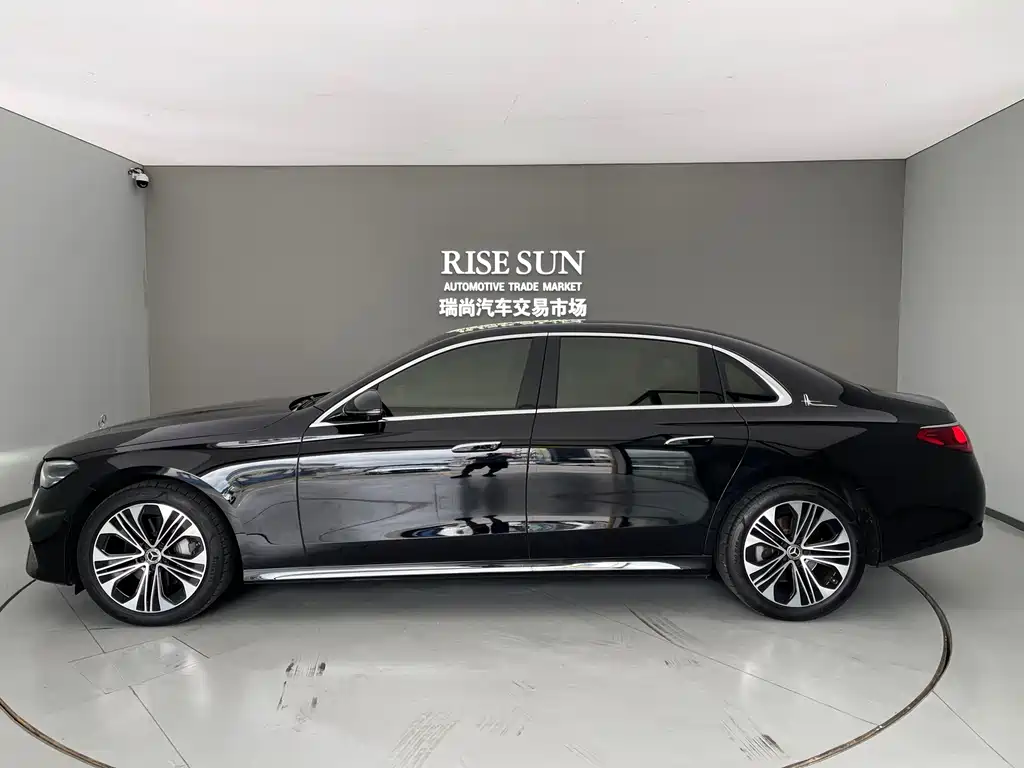 Mercedes-Benz E-Class 2025 — фото 7