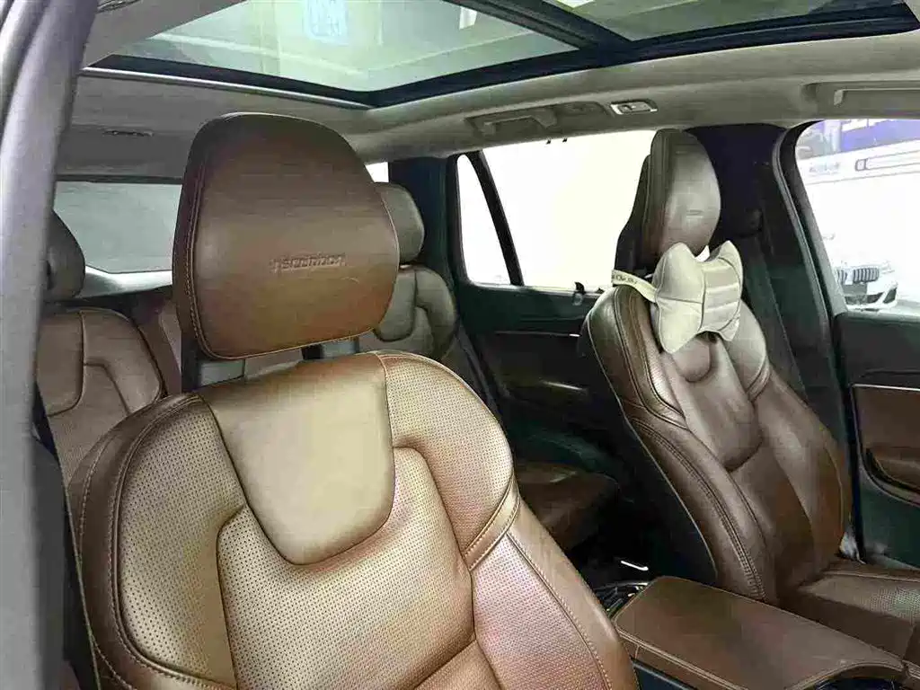 Volvo XC90 Plug-In Hybrid 2020 — фото 9