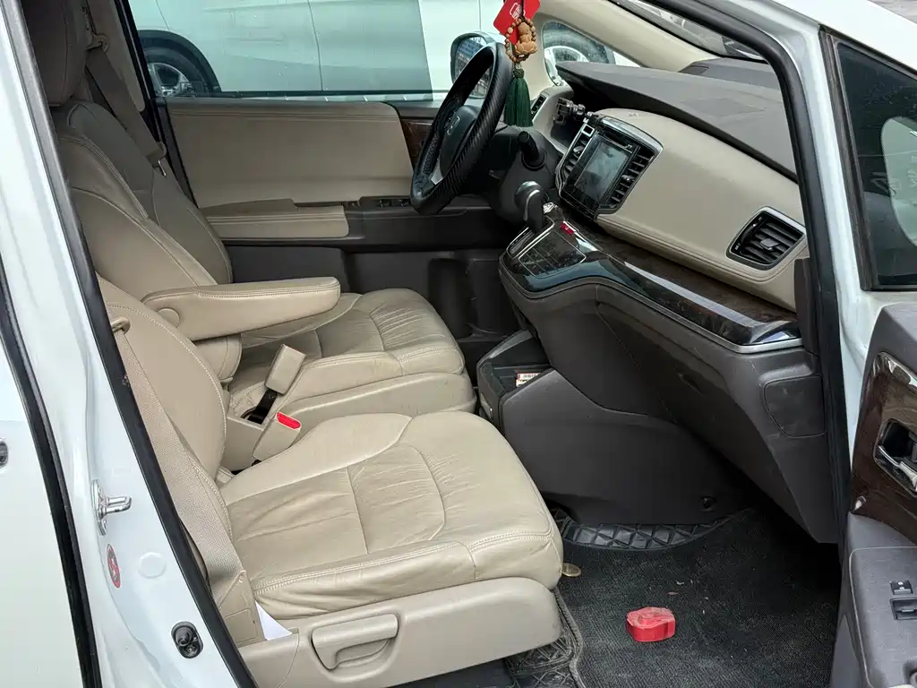 Honda Odyssey 2017 — фото 12