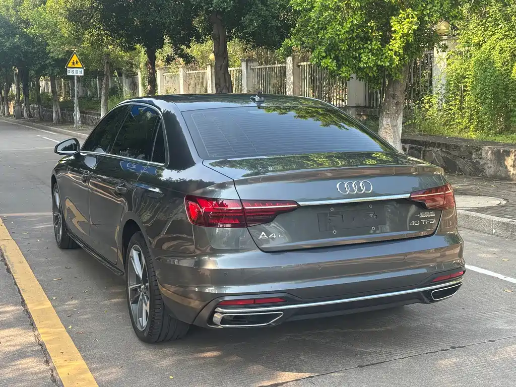Audi A4L 2021