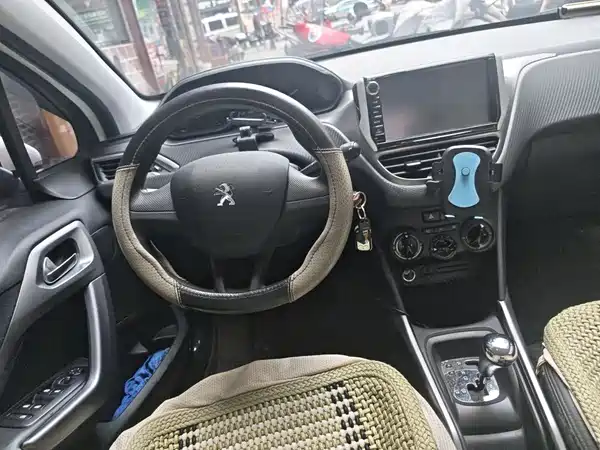 Peugeot 2008 2015