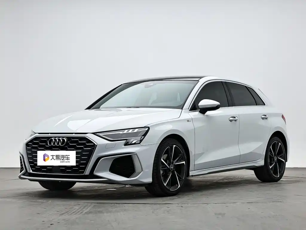 Audi A3 2022 — фото 1