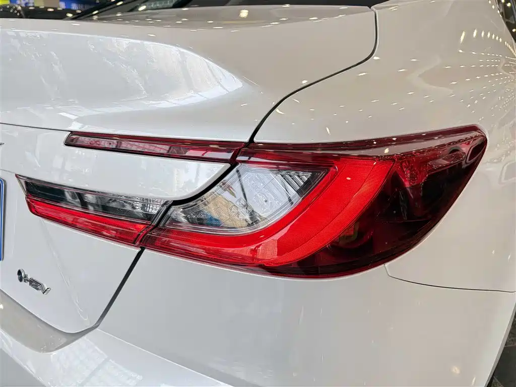 Toyota Camry 2025 — фото 15