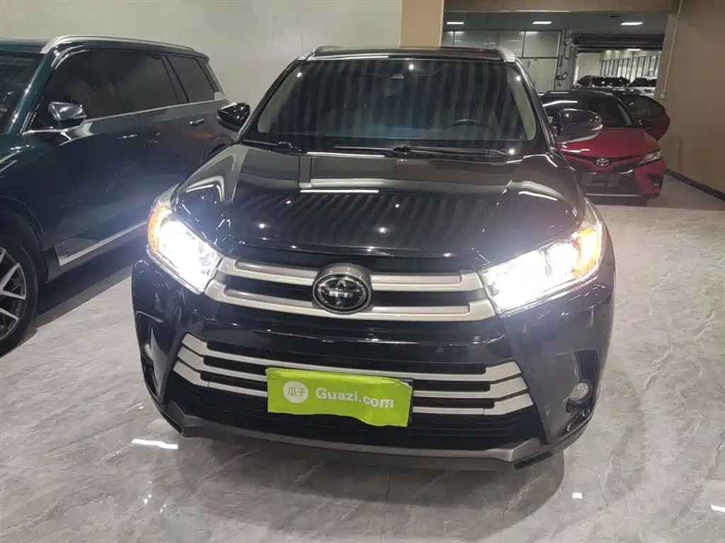 Toyota Highlander 2018 — фото 3