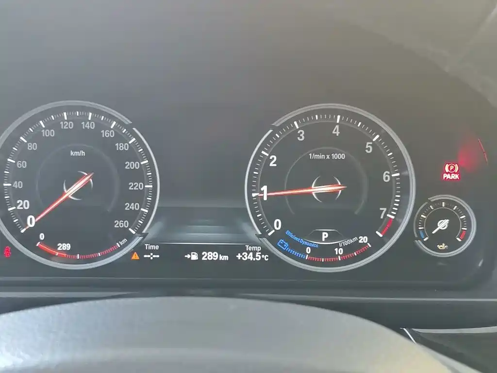 BMW 5 Series 2017 — фото 14