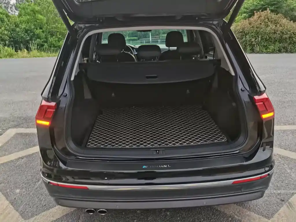 Volkswagen Tiguan L 2019 — фото 12