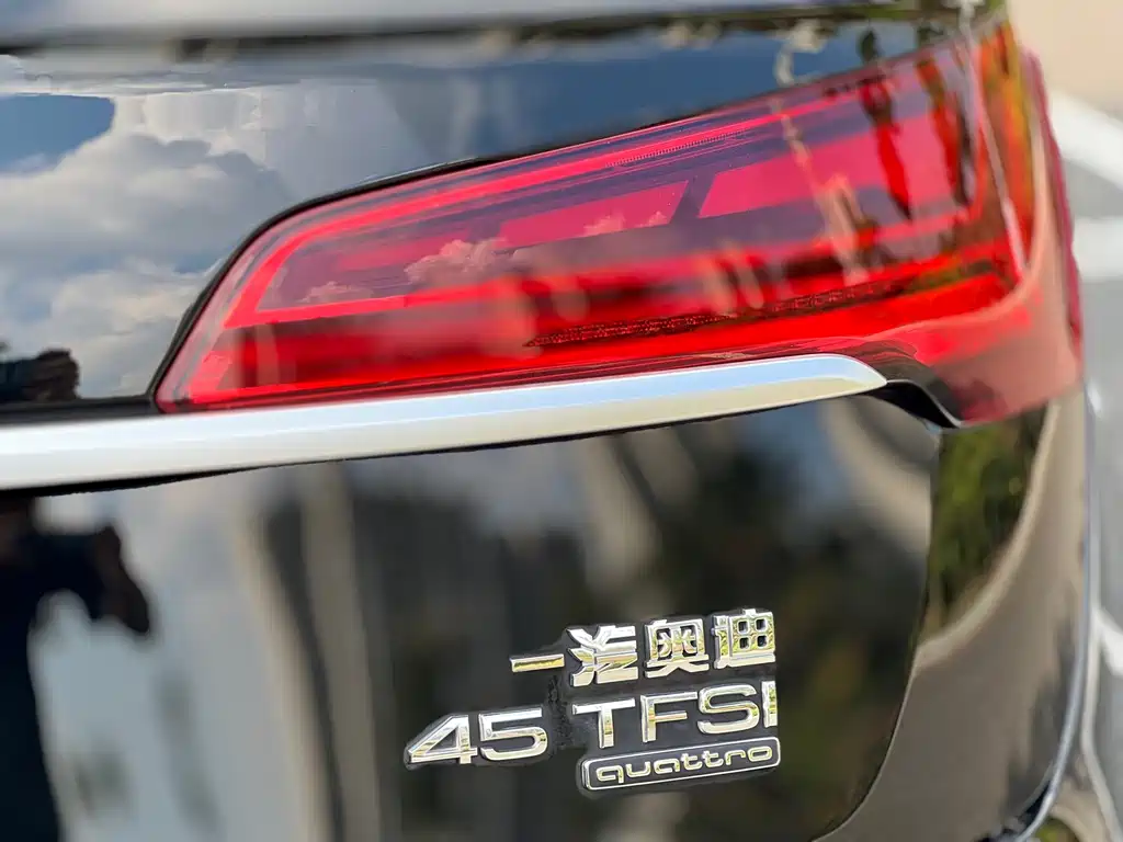 Audi Q5L 2022 — фото 13