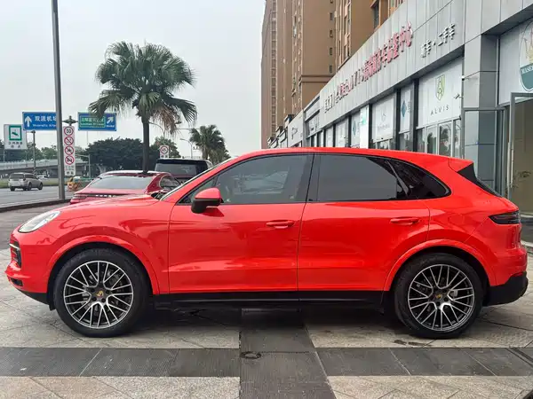Porsche Cayenne 2021
