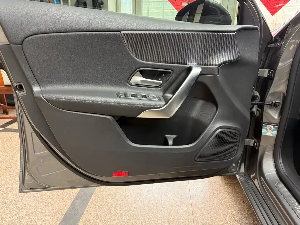 Mercedes-Benz A-Class 2020 — фото 10