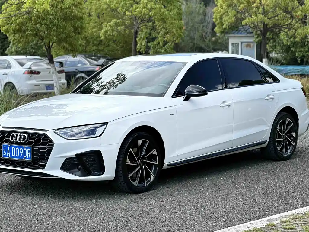 Audi A4L 2023 — фото 1