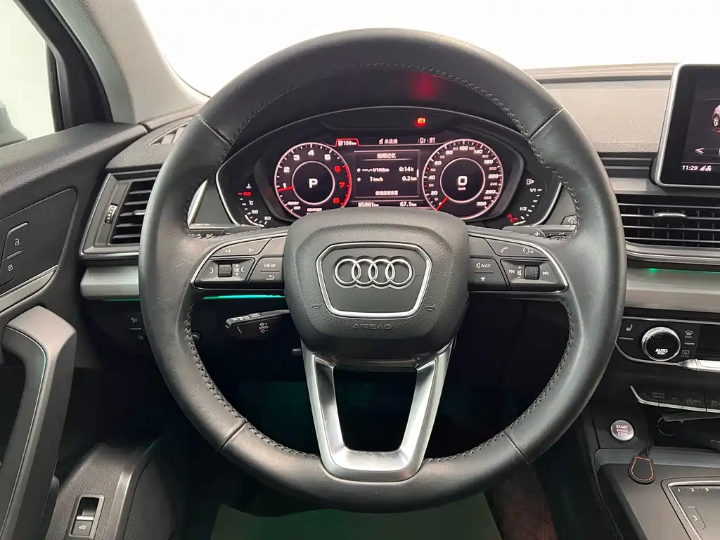Audi Q5L 2019 — фото 15