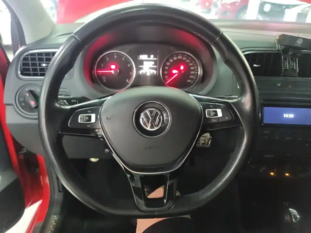 Volkswagen Polo 2016 — фото 11