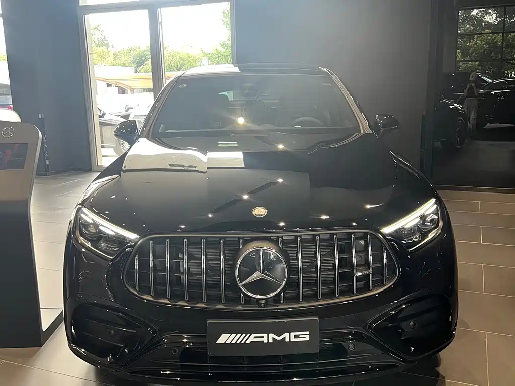 Mercedes-Benz GLC AMG 2026 — фото 1