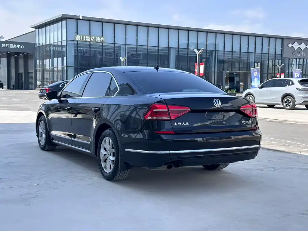 Volkswagen Passat 2018 — фото 7