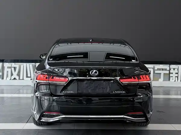 Lexus LS 2019