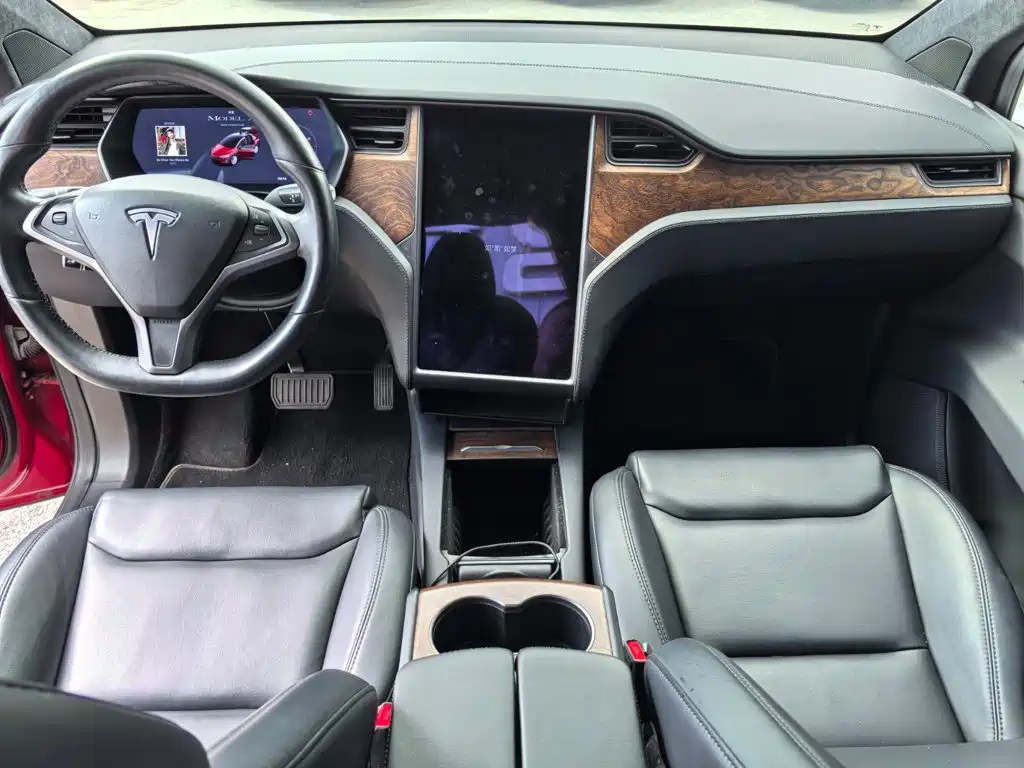Tesla Model X 2021 — фото 4