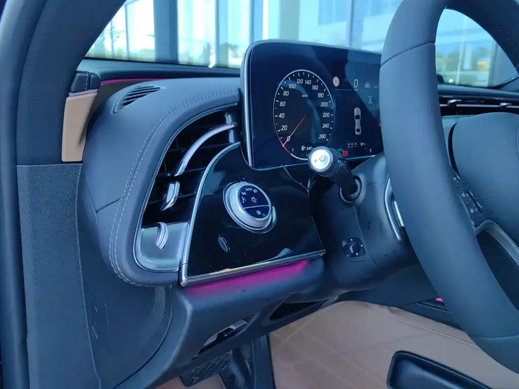 Mercedes-Benz E-Class 2025 — фото 16