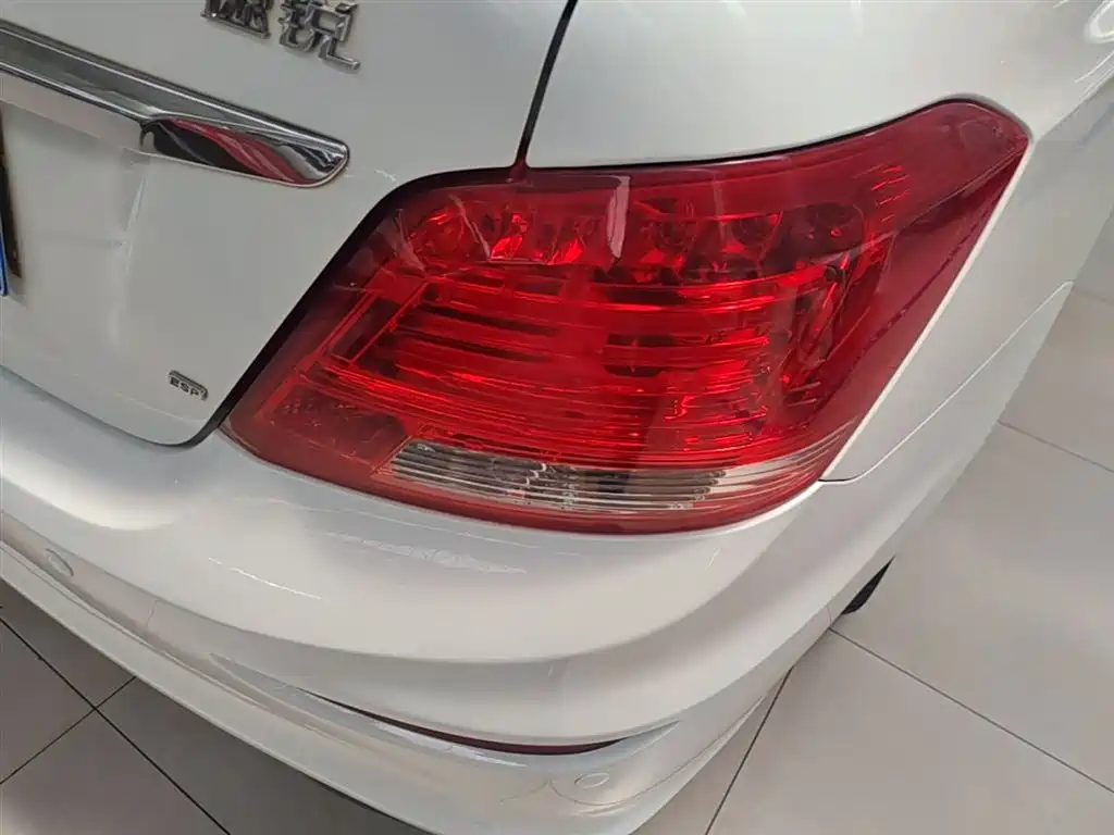 BYD Surui 2015 — фото 8